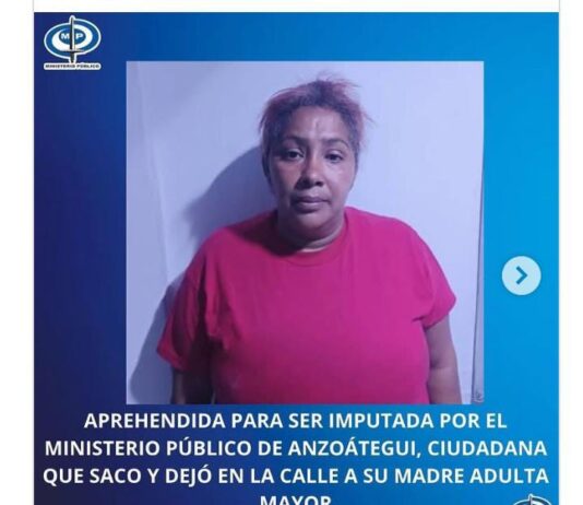 Agredió a su madre y la sacó de la casa