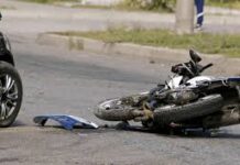 Dos lesionados por deslizamiento de moto en la Redoma de Los Taques