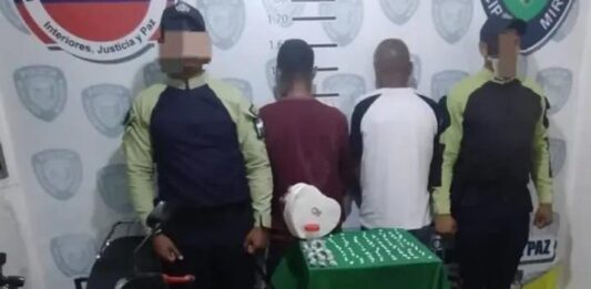 Los sorprendieron en plena comercialización de droga en Las Panelas
