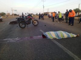 Colisión entre moto y vehículo dejó un fallecido en la Falcón – Zulia