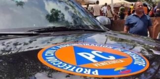 Mueren dos mujeres en vuelco de camioneta