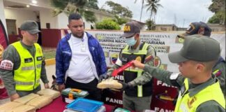 Nuevo hallazgo de 18 panelas de droga en playa Punta Brava