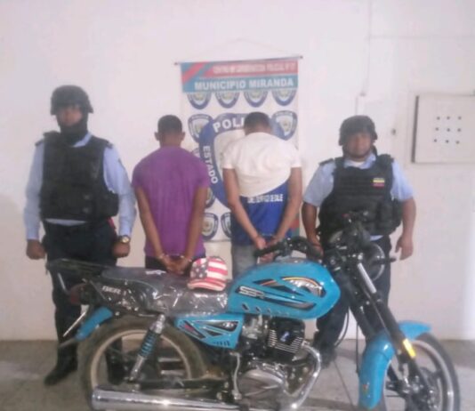 Polifalcón aprehendió a dos hombres por hurto de moto en Caujarao