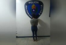 Presa por amarrar a su hijo con una cadena