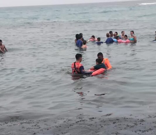 Rescatan a niño de once años en playa de Tucacas