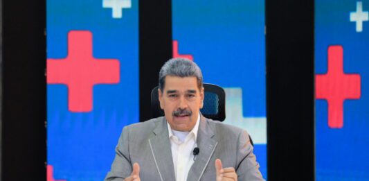 Maduro combatirá guerra comercial arancelaria con decreto de emergencia económica Maduro pidió crear aplicación para reportar amenazas contra la paz