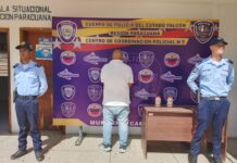 Detienen a hombre por hurto en Supermercado en Punto Fijo