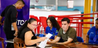 Emprendedores del Mercado Municipal son atendidos en materia tributaria