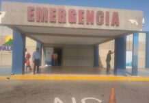 Perdió el control de la moto y se fue al pavimento en Santa Ana