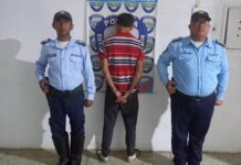 Detienen a hombre agresivo que intentó pegarle a una mujer