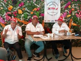 Transportistas realizan mesas de trabajo para mejorar su condiciones laborales