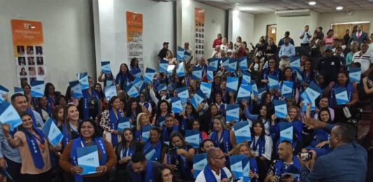 Unem egresa 98 nuevos profesionales