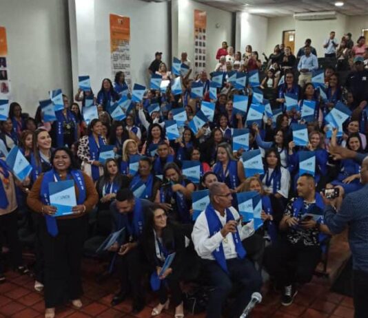 Unem egresa 98 nuevos profesionales
