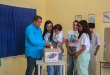 Víctor Clark repite como Gobernador del estado Falcón