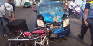 Barbero colisionó la moto que conducía con un carro en Coro