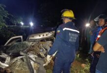 Dos fallecidos tras colisión entre autobús y camión