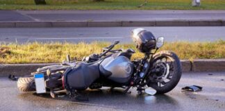 Cuatro lesionados en deslizamiento de moto en Mauroa