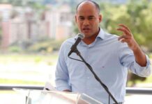 Héctor Rodríguez: No se permitirá la contratación de los paquetes de grado