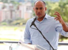 Héctor Rodríguez: No se permitirá la contratación de los paquetes de grado