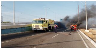 Incendio de vehículo causó alarma en la Intercomunal Punto Fijo – Punta Cardón