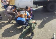 Lesionado funcionario militar al colisionar con un camión
