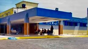 Motorizados deslizaron sobre un charco de aceite