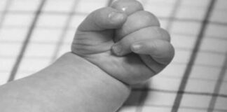 Bebé de un año muere tras caer en pozo de agua