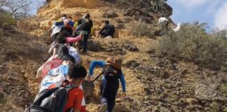 Estudiantes practicaron el senderismo en su proyecto educativo