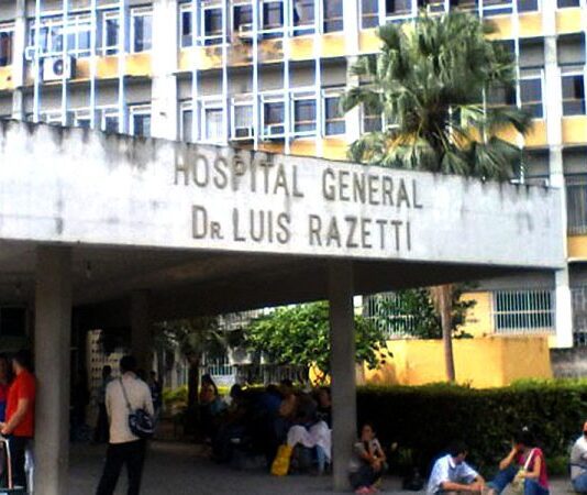 Traumatólogo que amputó la pierna equivocada a abuela de 83 años se entregó