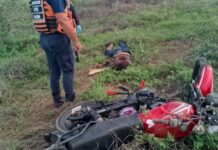 Un muerto y una lesionada por deslizamiento de moto en la vía a Capatárida