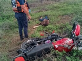 Un muerto y una lesionada por deslizamiento de moto en la vía a Capatárida