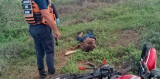 Un muerto y una lesionada por deslizamiento de moto en la vía a Capatárida