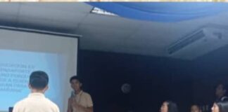 Estudiantes demuestran el amor a su colegio en trabajo comunitario