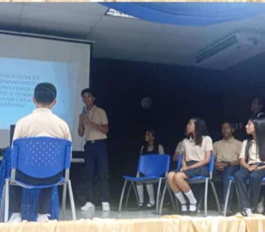 Estudiantes demuestran el amor a su colegio en trabajo comunitario