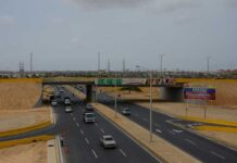 Motorizado sufrió en choque por alcance entre carro y moto