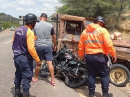Colisión entre carro y moto dejó un lesionado en Mataruca