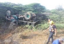Una colisión entre dos camiones tipo volteo dejó una persona fallecida