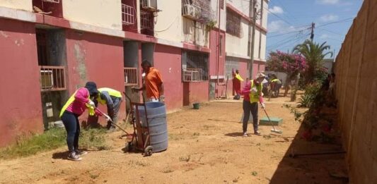 Cuadrillas de limpieza activas en Carirubana