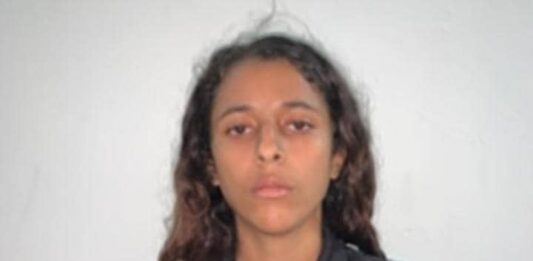 Detenida por complicidad en el homicidio de su hijo