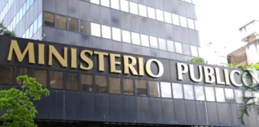 Detenido hombre por el homicidio de su expareja e hijastro