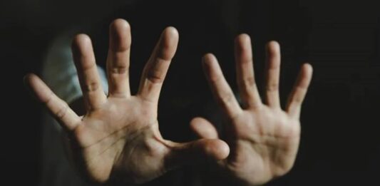 Detienen a adolescente por abuso sexual contra una niña en Creolandia