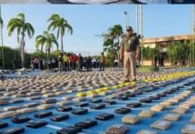 Incautan embarcación con droga y detienen a ocho personas en Costas de Falcón