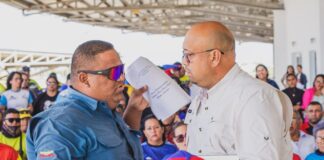 Alcalde Luis Piña sostuvo encuentro con transportistas de Carirubana