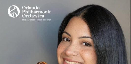 Falconiana María Victoria Chirinos brilla en el mundo de la música