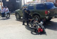 ÚLTIMA HORA| Mototaxista lesionado al chocar la Bera SBR contra una Chevrolet Blazer