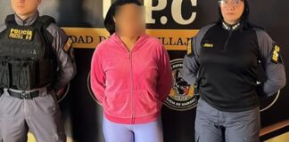 Mujer intentó ahorcar a su hija de 18 años