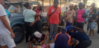 Adolescentes se cayó de moto en marcha