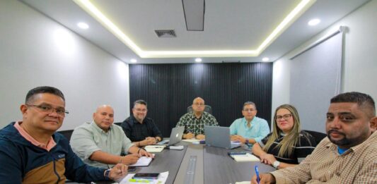 Autoridades impulsan la economía de Paraguaná enfocados en las 7T