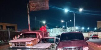 Colisión de vehículos dejó daños materiales la noche del domingo en Punto Fijo