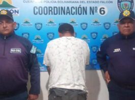 Detienen a hombre solicitado en Azaro